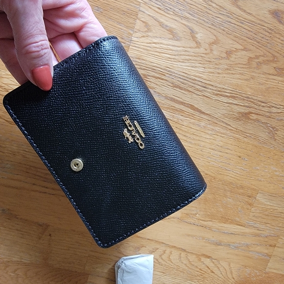 NWT Coach Corner Zip Wallet - Picture 6 of 11